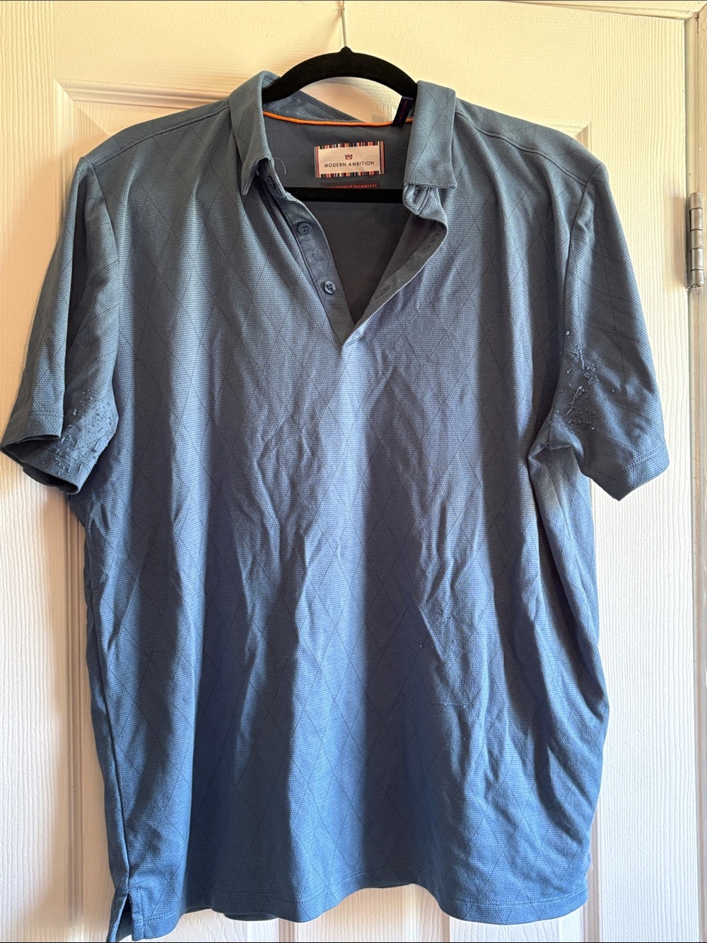 Men's Light Blue Short-Sleeve Polo with Subtle Diamond Texture